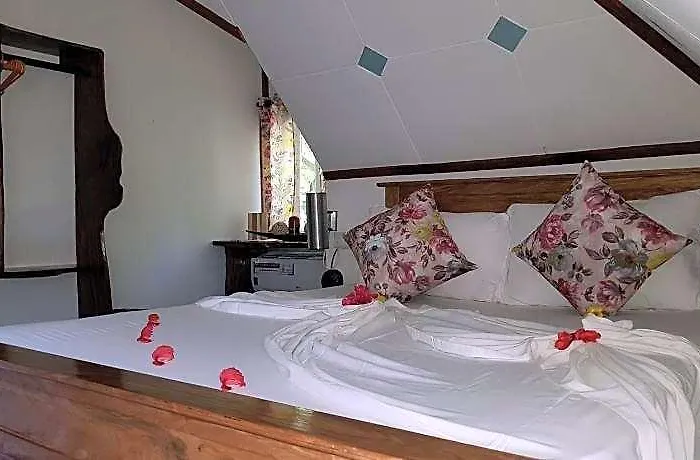 La Digue Island 4*
