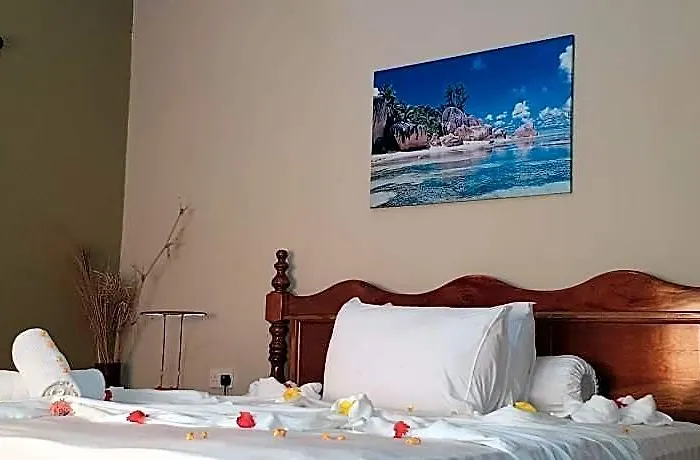 Отель La Digue Island 4*