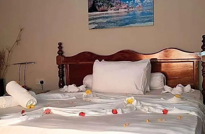 La Digue Island 4*