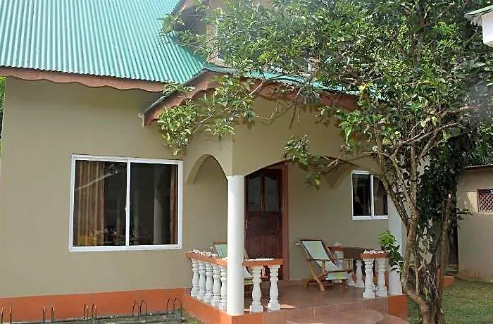 La Digue Island 4*